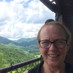 Meet your Posher, Laura